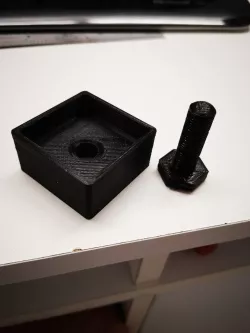 Adjustable foot