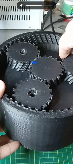 epicyclic gear for vertical wind turbine