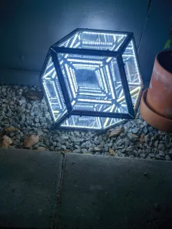 Rhombic Dodecahedron infinity mirror lamp
