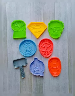 SUPER HEROES COOKIE CUTTER AVENGERS KIT X8 - SUPER HEROES COOKIE CUTTER