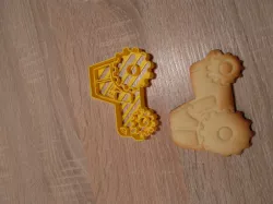 Tractor cookie cutter