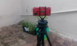 Tripod phone holder 