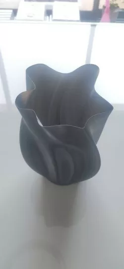 Wave vase