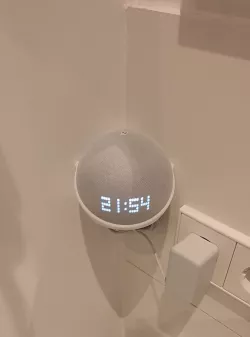 Echo Dot 4 & 5 mount for corner of wall, no drilling