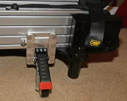 Quick release for retractable caster fitting D-Box system.