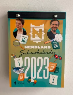 Nerdland Scheurkalender french cleat wall mount