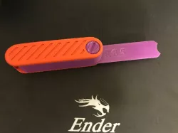 Folding Radius Gauge with Concave Edge