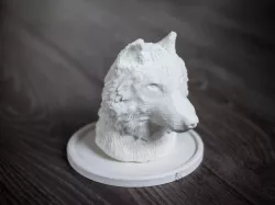 Wolf Bust with Base (狼)