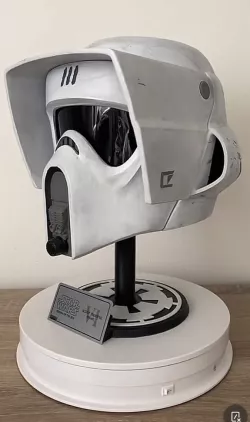 Imperial Helmet Stand