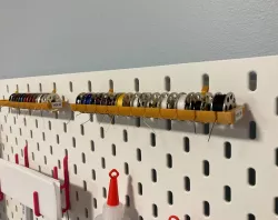 SKADIS Bobbin Holders