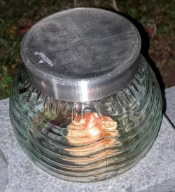 Solarna svečka / Solar grave candle