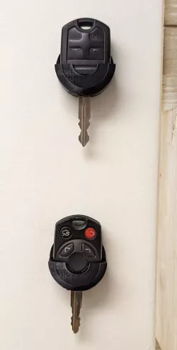 Late '00s, Early '10s Ford Key Holder