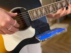 Phone mount for guitar