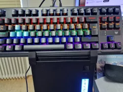TASTATURSTÄNDER AUF PC, FÜR MEDION ERAZER ENGINEER P10 (MD 35267) UND ACER PREDATOR AETHON 301