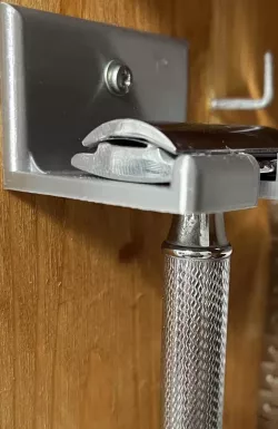 Shaver holder