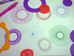 41 Piece Spirograph