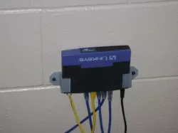 Box holder clamp