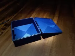 Box with Magnet and Lid
