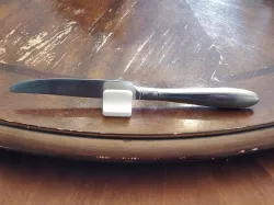 Butter Knife Holder - blade rest