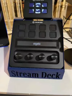 StreamDeck+ & Mini Stand