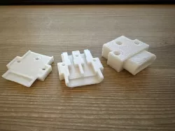 Bladefuse holder with flying leads - higher tolerance