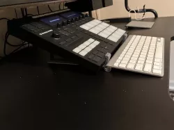 Maschine MK3 Stand