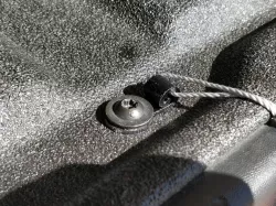 Pickup truck tailgate flag clip