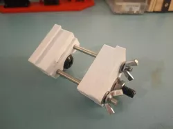 Chisel and hand plane blade sharpening jig