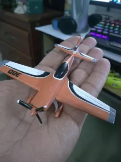 extra 300 scale1/72