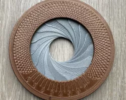 Iris Plotting Compass (No glue or screws, also an incredibly fun desk toy)