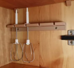 Holder for hand mixer kneading hook and whisks