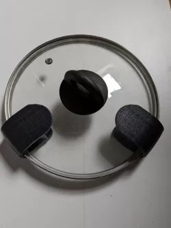 Lid holder for pots and pans