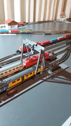 N Scale Container Crane