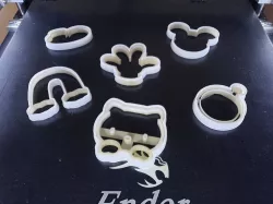 COOKIE CUTTER MICKEY MOUSE, CLOCK, HELLO KITTY, RAINBOW