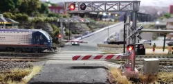 N-Scale Cantilever Crossing w/gate