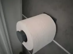 Simple toilet paper holder - no drilling