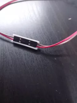 Connector between 4 pins to make 2 wires on Arduino / Conector entre 4 pines para hacer 2 cables en Arduino