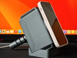 Hammer of Thor magsafe stand