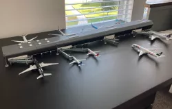 1/400 Scale Curved Linear Airport Terminal Model