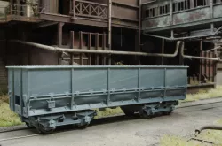 H0 iron ore car (high sides, air brakes)