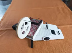 Automatic card dealer