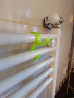 Bathroom radiator hook