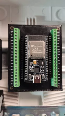 Platform for ESP32-S on DIN