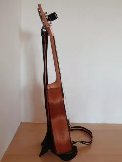 Ukulele stand (concert size)