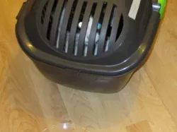 Cat carrier door