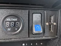 Volvo 240 USB charger