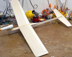 1981 Flagship RC rocket glider