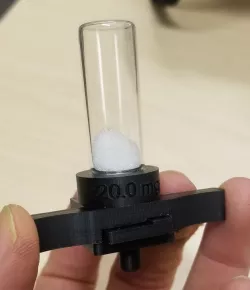 Glass beads dispenser