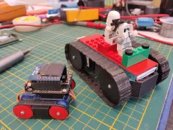 ESP32 slim Tank Robot wiht servos