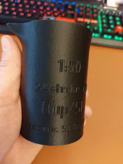 Two-Stroke Oil Beaker